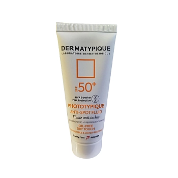 فلویید ضد آفتاب روشن کننده SPF+50 فنوتیپیک درماتیپیک | فاقد چربی و رنگ و ضد لک با SPF+50