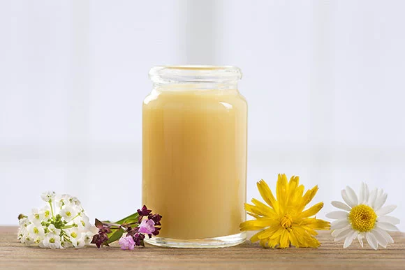 رویال ژل چیست را داروخانه آنلاین داروکالا بخوانید