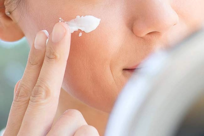 ضد آفتاب و روشن کننده درماتیپیک SPF+50