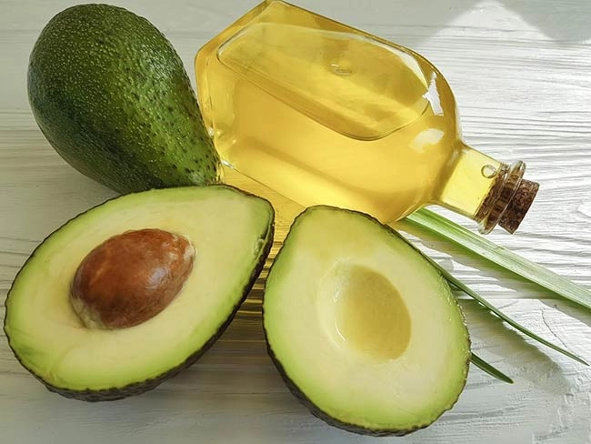 فواید روغن آووکادو برای موها