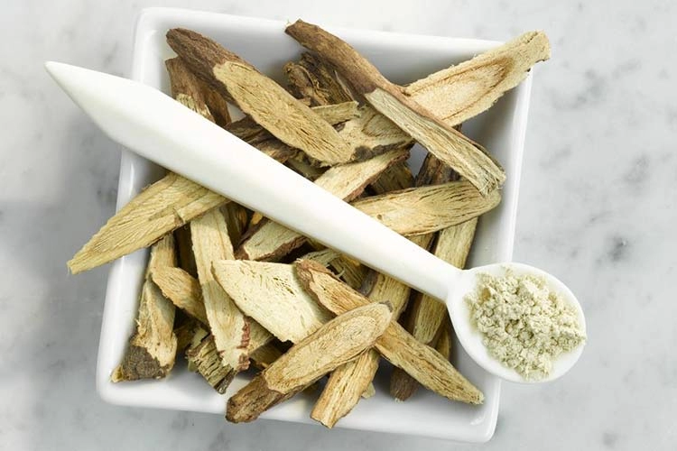 خواص شیرین بیان برای درمان زخم معده